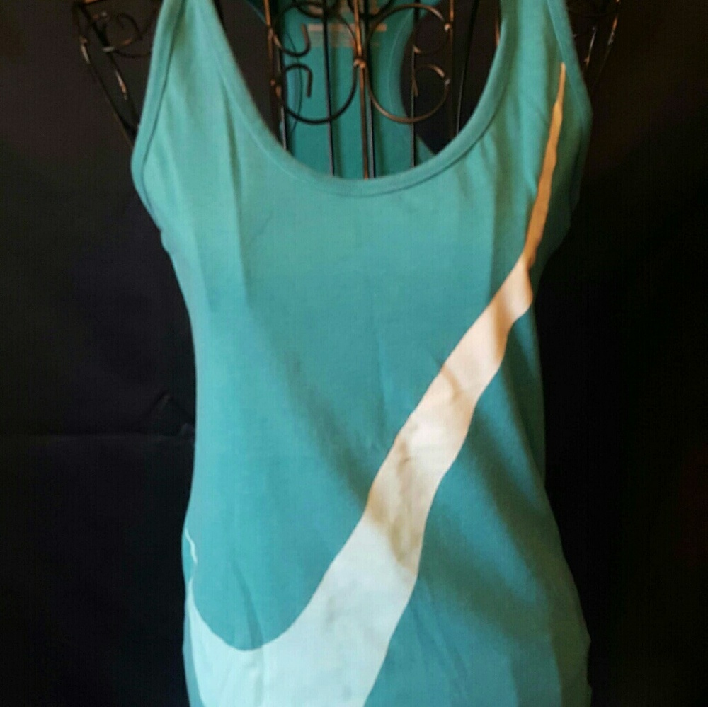 Nike tank b2g2